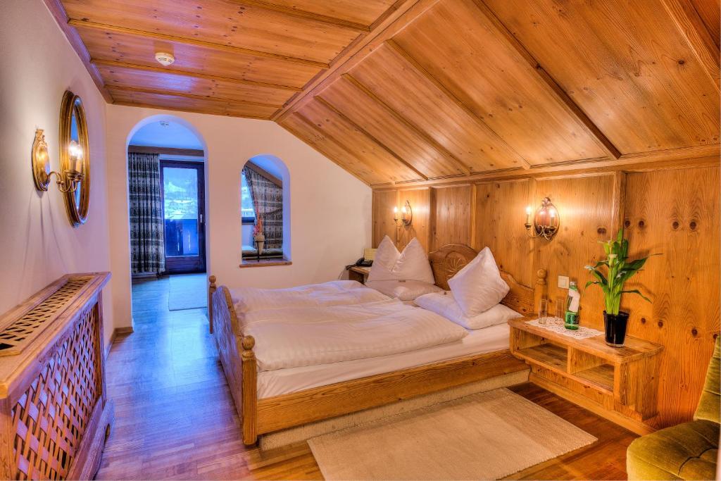 Jaegerwirt Hotel Kitzbuhel Room photo